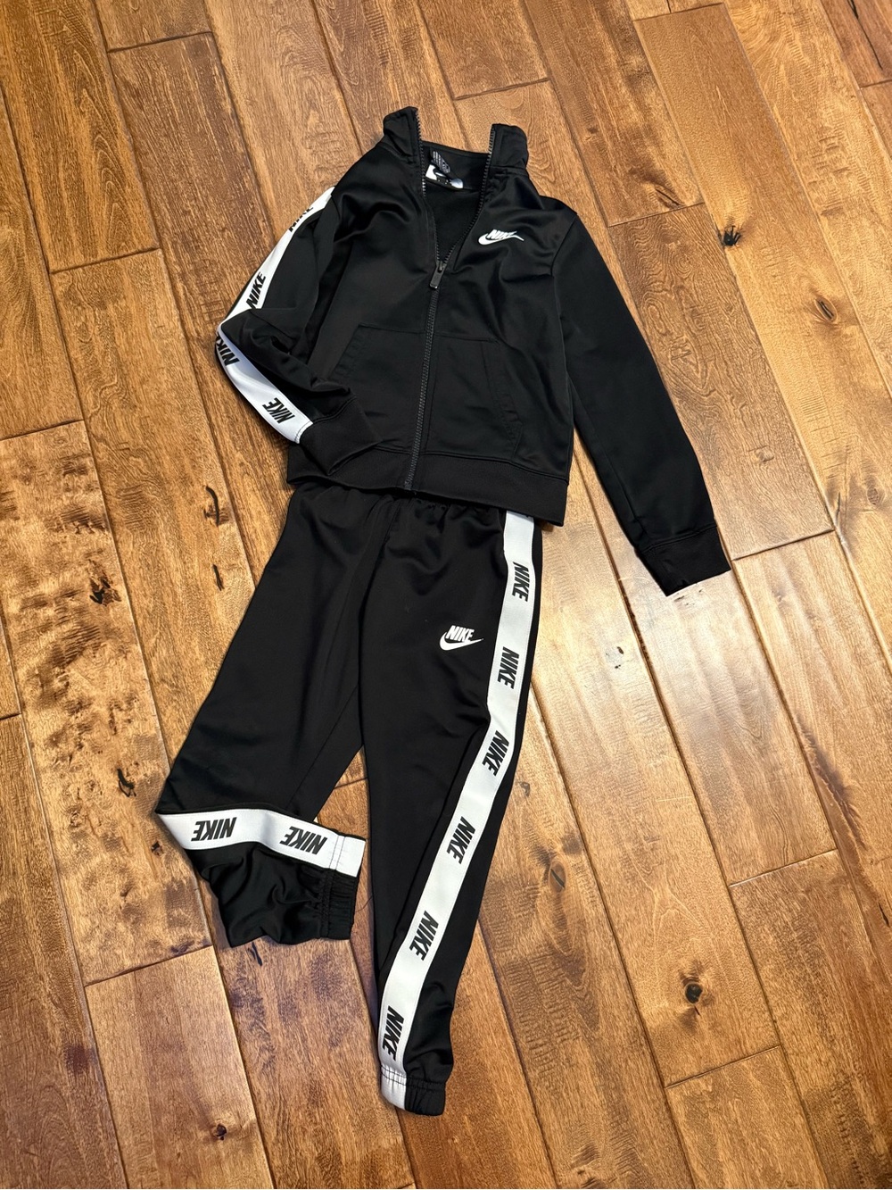 Nike Toddler Boys 4T Black & White Logo Tape Tracksuit Jacket Jogger Set